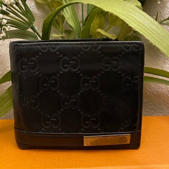 Gucci leather bifold